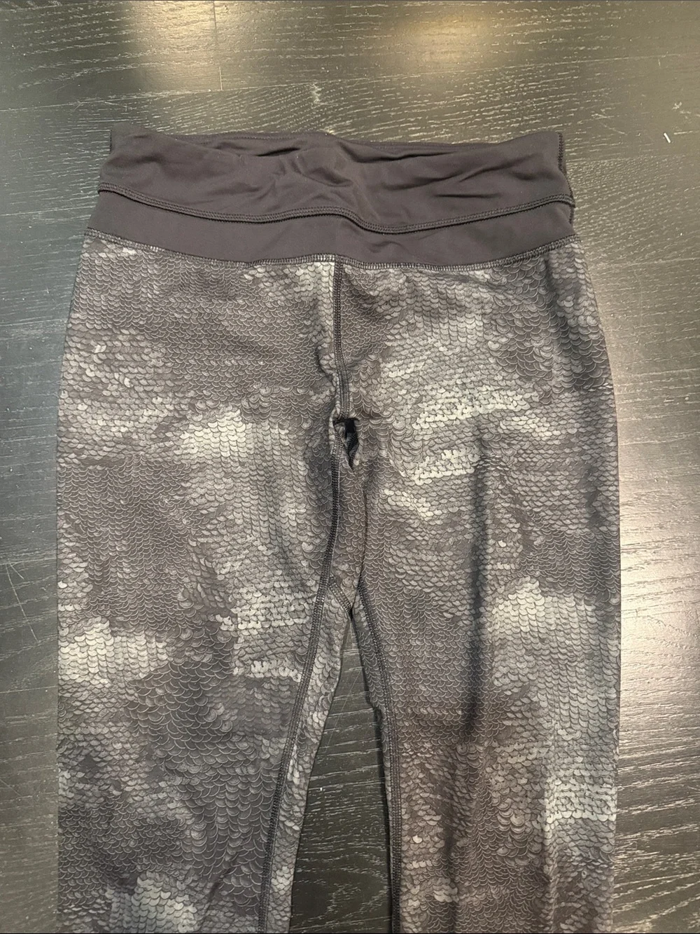Lululemon Snakeskin print Active Leggings - RARE